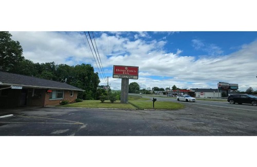 Redwood Hotel | Hometown Inn Rocky Mount VA