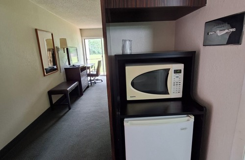 Spottswood Hotel | Hometown Inn Staunton VA near Hwy 11