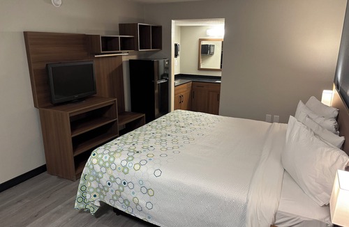 Williamsport Hotel | HomeTowne Studios by Red Roof Hagerstown - Williamsport, MD