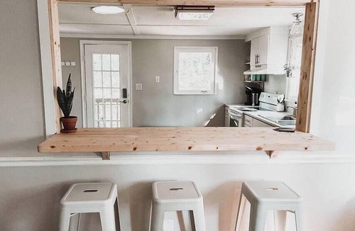 Penrose House | Honeybee Haven, 2 BD Cottage with Beautiful Garden