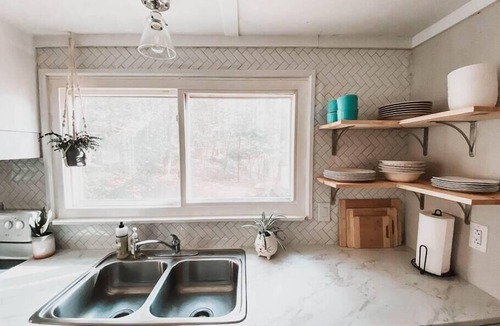 Penrose House | Honeybee Haven, 2 BD Cottage with Beautiful Garden