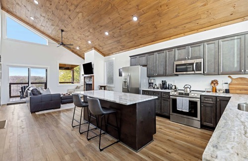 Rogers Cabin | Honeydew Cabin - Romantic, Sauna, Views, Hot Tub