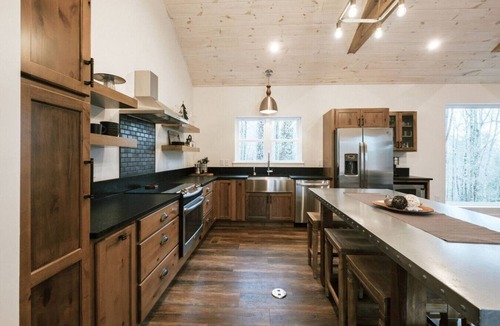 Primrose Cabin | Honeysuckle Bridge- Hot Tub, Firepit, Private Hiking, Sandstone Arch