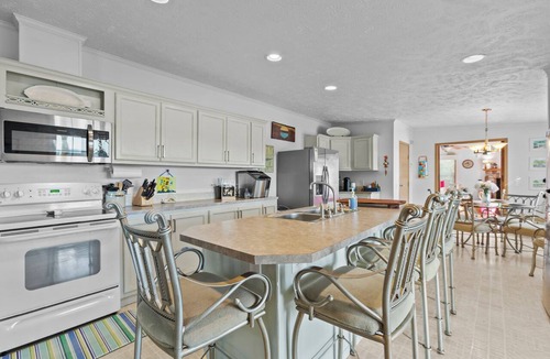 Albany House | Hot Tub & Breathtaking View on Dale Hollow Lake