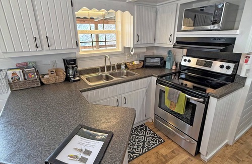 Bryson City Cabin | Hot Tub/Covered Deck With Mountains & Lake Views - Quiet - Fragrance Free