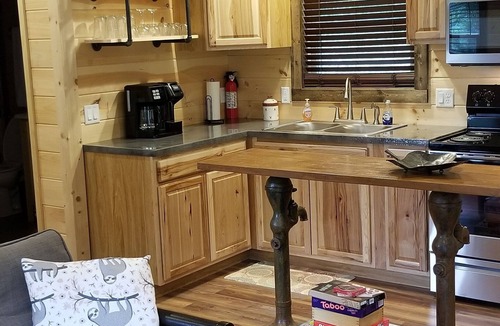 Whittier Cabin | Hot Tub! Dog friendly w/View. Near WCU, Casino