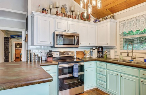 Murphy House | Hot Tub, Fire Pit: Family-Friendly Murphy Home