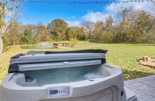 Idlewild Cabin | Hot Tub, Fire Pit, On-Site Pond: Cozy Kenton Cabin