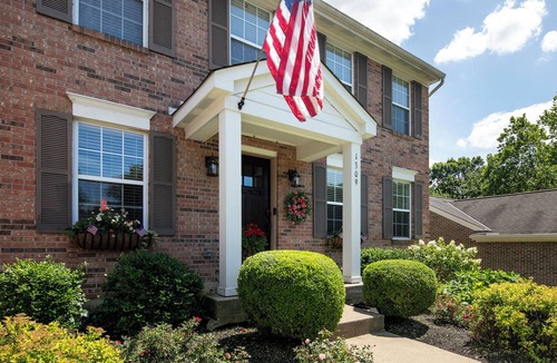 Kenton House | Hot tub, Fire pit, Pool table, Ping-pong table, Sleeps up to 14!