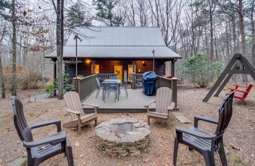 Mentone House | Hot Tub + Fire Pit: Wooded Cabin Near DeSoto Park!