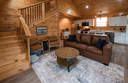 Bakerton Cabin | Hot Tub & Firepit~Game Center~Lake Cumberland~Family Friendly~River Boat Ramp