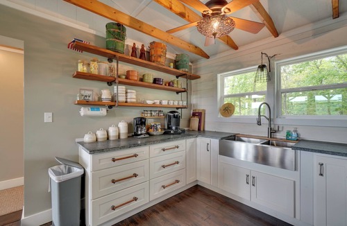 Byrdstown House | Hot Tub & View! 'Lakehouse Lookout' Byrdstown Home