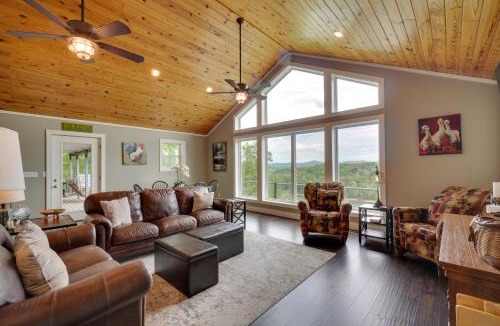 Byrdstown House | Hot Tub & View! 'Lakehouse Lookout' Byrdstown Home