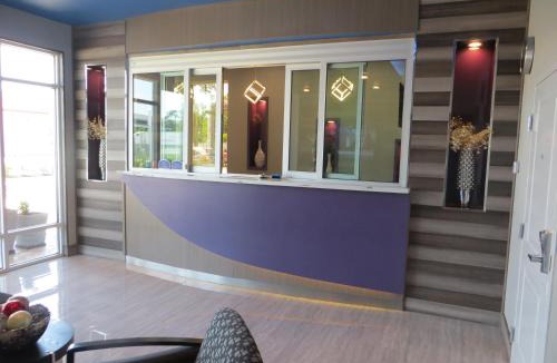 Spring Hotel | Hotel Blue - Woodlands