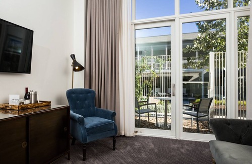 West Campus Hotel | Hotel Ella