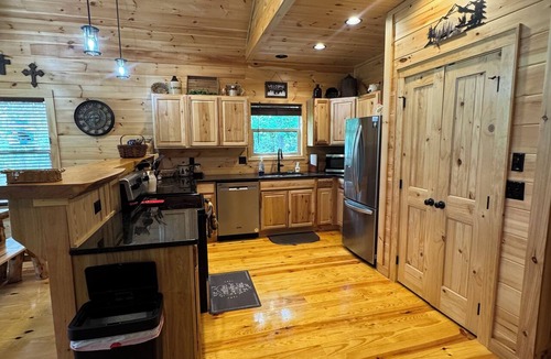Almond Cabin | Hound Dog Heaven a peaceful mountain retreat