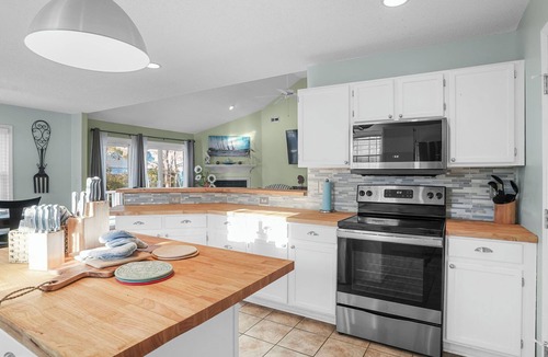 Myrtle Grove House | House Heron: Family Oasis & Pro Workspace