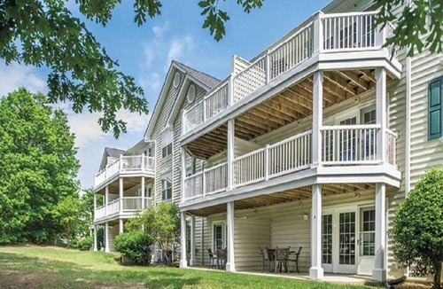 Berkeley Condo | HUGE 4 BDRM CONDO, SLEEPS 12, 4 BATHROOMS, TONS OF AMENITIES ONSITE, INDOOR POOL