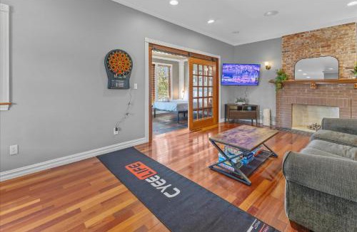 Holy Cross House | Huge Downtown Retreat with Free Parking