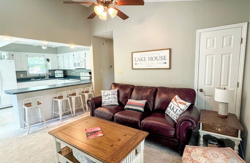 Semora House | Hyco Hills Hideaway- private location, close to VIR, fast wi-fi, HOT TUB