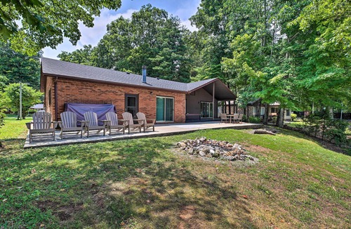 Bronston House | Idyllic Bronston Retreat w/Fire Pit + View!