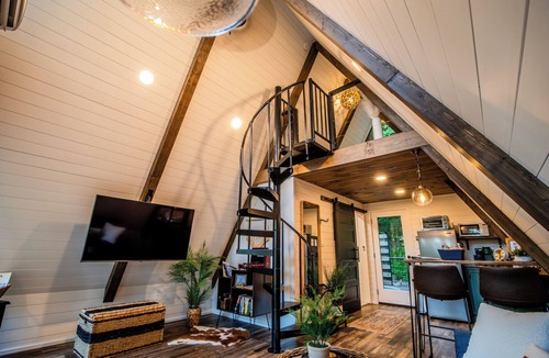 Seymour Cabin | Intimate A-frame with hot tub and outdoor shower tucked in the woods