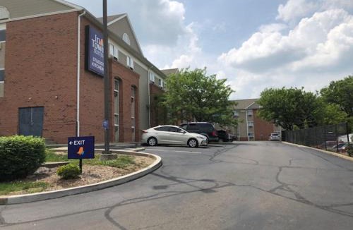 Groesbeck Hotel | InTown Suites Extended Stay Cincinnati OH - Colerain