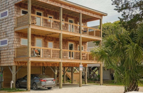 Holden Beach House | Intracoastal Indulgence: Waterfront, pool, dock and water views!