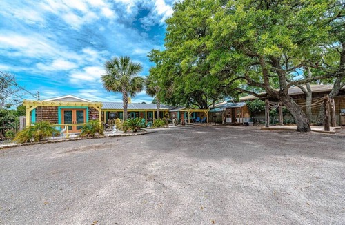 North Carolina Coast House | Island Breeze 20 max+ Golf Carts