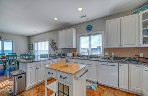 Surf City House | Island Spirits - Almost Oceanfront - Ocean Views Galore!