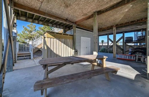 Surf City House | Island Spirits - Almost Oceanfront - Ocean Views Galore!