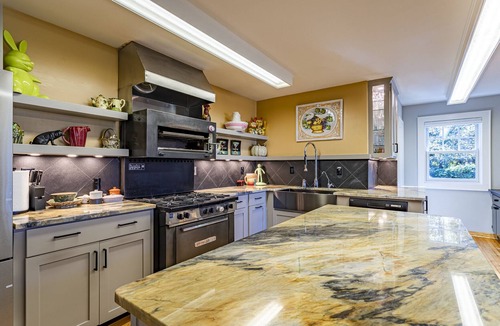 Wanchese House | Island Waterfront Estate, Sunsets, boat basin, Close Beaches, Sleeps12, dogs OK