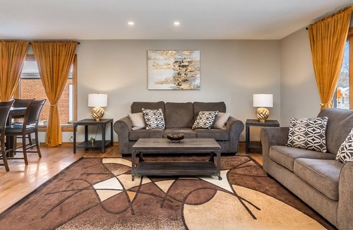 Itasca House | Itasca Rental