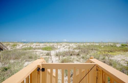 Long Beach House | Ivy Cottage by Oak Island Accommodations
