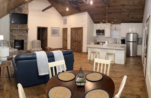 Mentone House | June Value +Hot Tub +Indoor & Outdoor FirePlace+Private