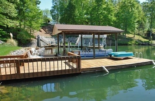 Moneta House | Kathy's Place - Magnificent View - Many Amenities Included - sleeps 4