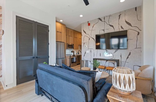 East Nashville Apartment | Kay’s Perch Modern 1BR Corner Retreat
