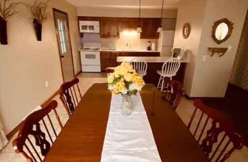 Sloans Valley House | Kellerman’s at Villager-Pool, Resort Dock