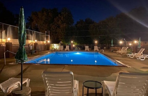 Sloans Valley House | Kellerman’s at Villager-Pool, Resort Dock