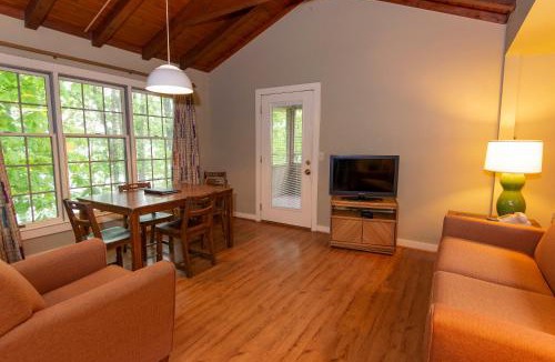 Aurora Resort | Kenlake State Resort Park