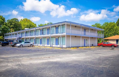 Kernersville Apartment | Kernersville NC|King Bed