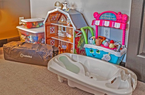 Gwinnett Place House | Kid-Friendly 4BR Oasis Stocked With Toys