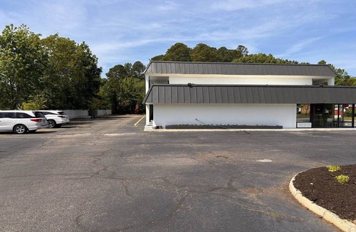 North Newport News Apartment | King Bed|Non-Smoking