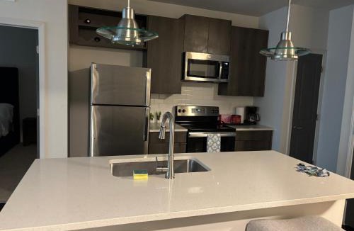 Madison Apartment | King Blue Oasis