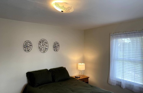 Flat Rock House | King Family Farmstead- Spacious family home
