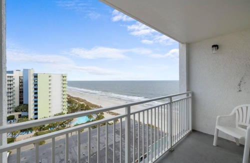 Myrtle Beach House | King Studio - Great Ocean Views and Pools