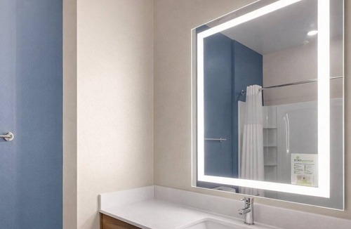McDonough Hotel | King Studio in McDonough, GA w/Kitchen, Free Breakfast & Parking