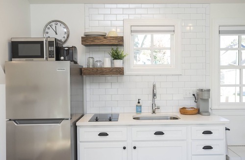 Historic Edgefield House | King Studio Walkable to Nissan Stadium