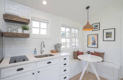 Historic Edgefield House | King Studio Walkable to Nissan Stadium