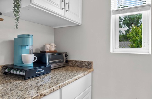 Airlie Condo | King Suite w/Water Views and Pool! Minnow Suite